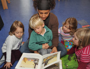 Vorlesen ist wichtig für die Entwicklung von Kindern. 